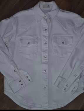Aritzia Wilfred Free White Womens Button-Down Denim Shirt/jacket. Fits Small